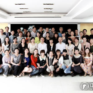 为期五天的“百家筝坛2013筝赢通系列活动武汉站”全部结束，学员与主讲嘉宾合影留念。