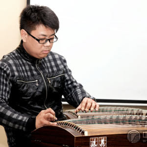 最后，吴限老师的一首朝鲜族民歌《阿里郎》带来了家乡的味道，将全场气氛推向了高潮。