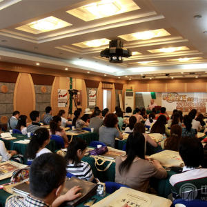 2013年6月14日-15日，由中国古筝网主办的“筝赢通”系列活动之“筝赢天下·行业经营大讲堂”在成都如期开讲。