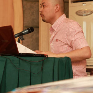 “筝赢天下行业经营大讲堂”成都站，林加平老师讲课时的风采。