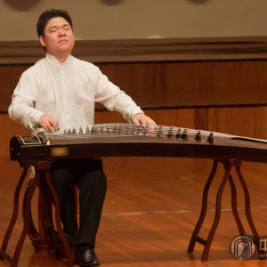 王中山老师演奏《汉江韵》时的风采。