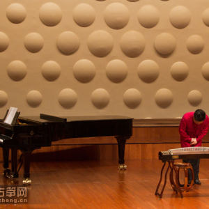 音乐会上，王中山用一曲《乡韵》作为压轴曲目，充满感情地表达出了扬州人民对古筝的发展作出的贡献，跌宕的情感展现了道不尽的故土眷恋和化不开的悠悠乡情。