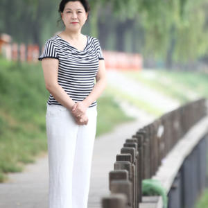 杨娜妮个人写真照。