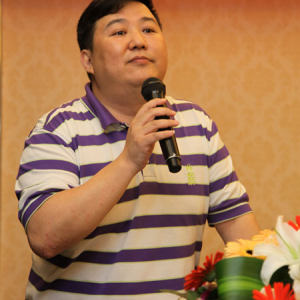 江澹曦老师讲道：本次比赛聘请国内九大音乐院校及部分艺术、师范院校的知名专家、教授或专业文艺团体著名古筝演奏家担任赛事评审工作，并邀请国内九大音乐院校及艺术、师范院校、综合大学音乐院系的古筝专业师生，及专业文艺团体古筝职业演奏员参与竞赛，赛事将于14日有序而激烈地展开。