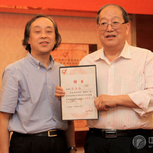 焦金海（著名古筝艺术家，厦门大学教授、硕士生导师，中国音乐家协会古筝学会副会长）。