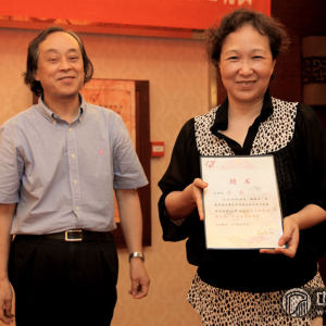 李萌（中央音乐学院民乐系教授、硕士生导师，中国民族管弦协会古筝专业委员会副会长）。