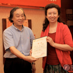 周望（中央音乐学院民乐系教授、硕士生导师，中国民族管弦协会古筝专业委员会副秘书长）。