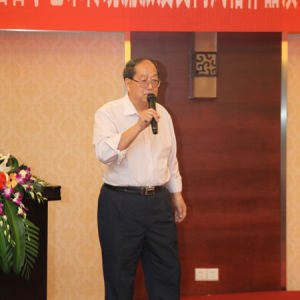 厦门大学教授、硕士研究生导师焦金海代表讲话：此次赛事为古筝传统音乐的发展和弘扬起到了非常重要的作用，必将是全国规模最大、具有重要社会和学术意义的传统筝乐赛事，希望古筝艺术真正得到全面而有序的健康发展。