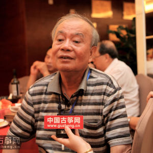 中国古筝网主持人王颖现场采访陈安华（著名古筝艺术家，星海音乐学院教授、硕士生导师，中国音乐家协会古筝学会副会长）。