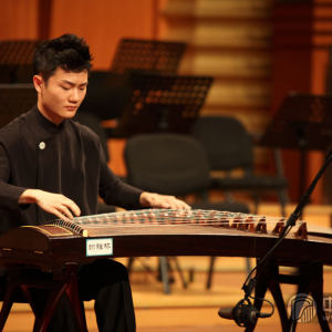 潮州音乐古朴典雅、优美抒情、保留了很多南音古韵，曲调轻快、变奏丰富的《过江龙》经刘乐的完美演绎，洋溢着坚韧向上的民族精神。