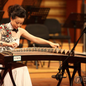 陆晶（著名青年古筝演奏家、四川音乐学院古筝专业教师）演奏山东筝曲《四段锦》。