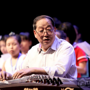 焦金海教授首先向现场观众提出：什么是中国古筝的核心技巧？观众众说纷纭，焦老师总结为中国古筝的核心技巧是对声音的控制，也就是要有好听的音色，并示范演奏其改编版的古筝经典名曲《渔舟唱晚》。