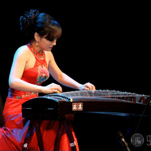 除此之外，本场音乐会中，任洁所演奏的所有古筝乐曲均是其本人参与创作的，如极具异域风情的《丝绸之舞》。