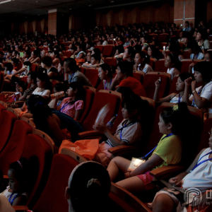 刘乐2013“金声玉振”古筝独奏音乐会现场。