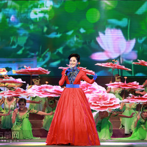 尾声：《如此美丽》    演唱：李伟    伴舞：扬州市歌舞剧院