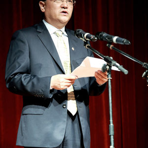 中国音乐家协会秘书长韩新安发表讲话