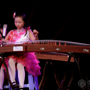 古筝合奏《拔根芦柴花》    演出单位：百家筝鸣古筝艺术中心