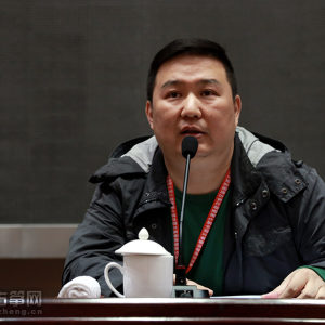 论文交流现场（江澹曦教授）