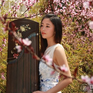 网络古筝红人——玉面小嫣然