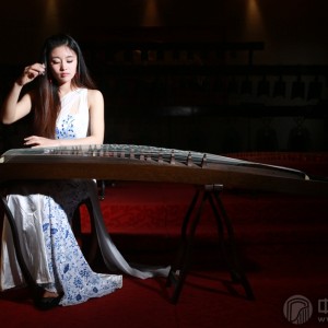 网络古筝红人——玉面小嫣然