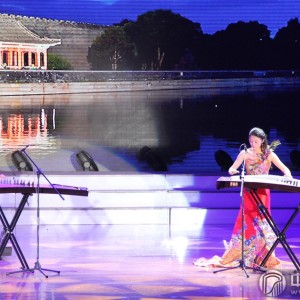 网络古筝红人——玉面小嫣然