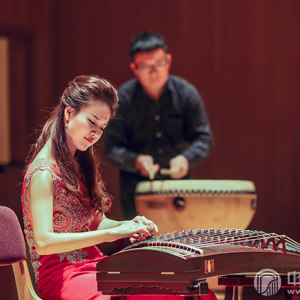 青年古筝演奏家王伊演奏现场