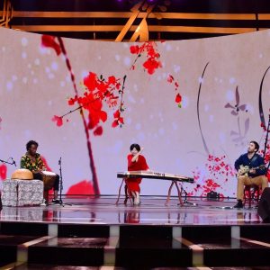 Lucy和她的音乐家<font style=