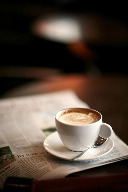 困顿的早晨来一杯咖啡吧带点活力驱散慵懒